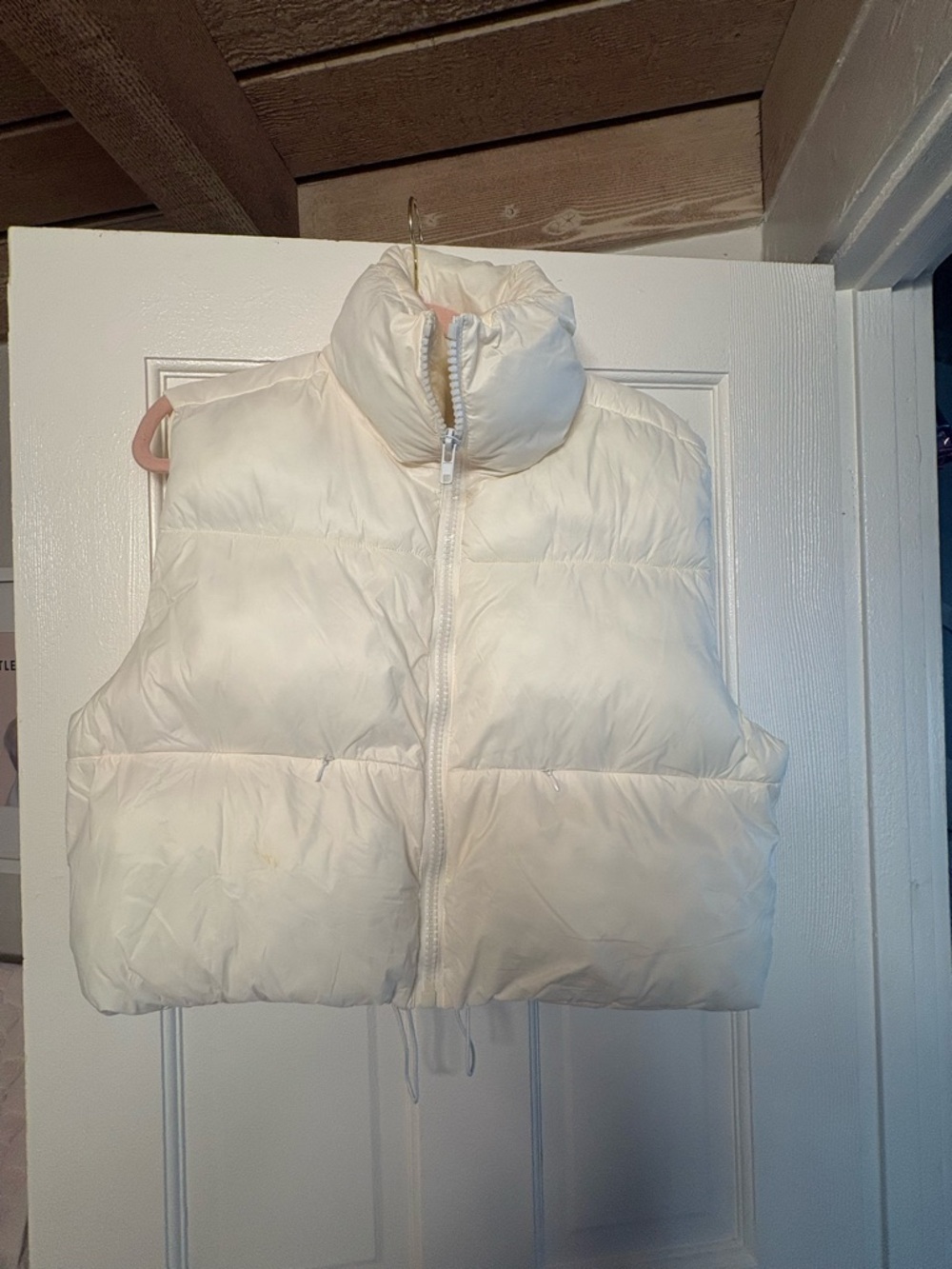 Cropped Puffer Vest in white